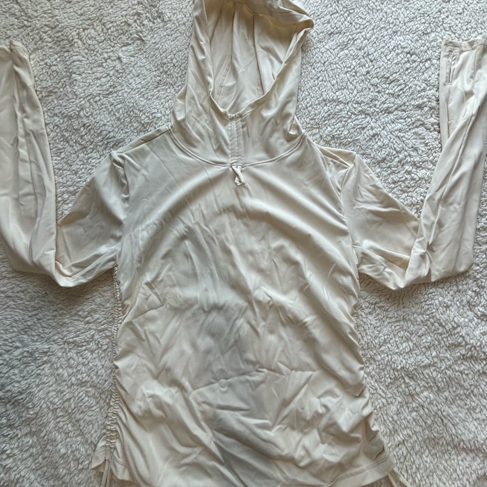 Cream active wear
